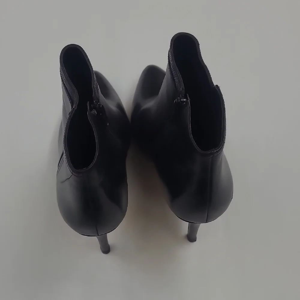 Coach Black Leather Pointed Toe Boots Size 7.5 - Picture 5 of 11